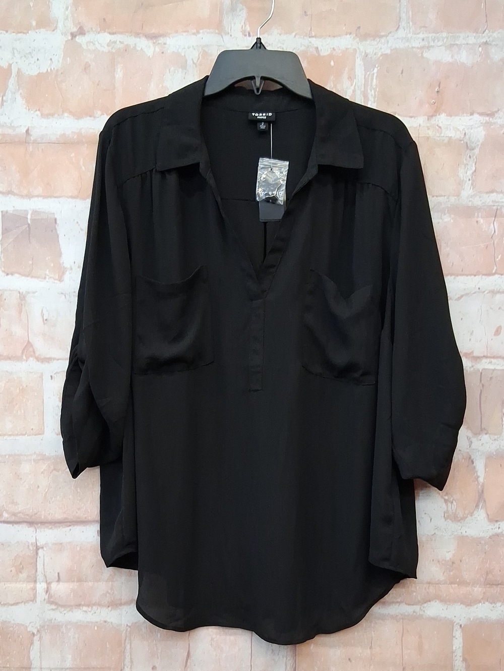 NWT torrid Black Split-Neck Button-Front Tunic
